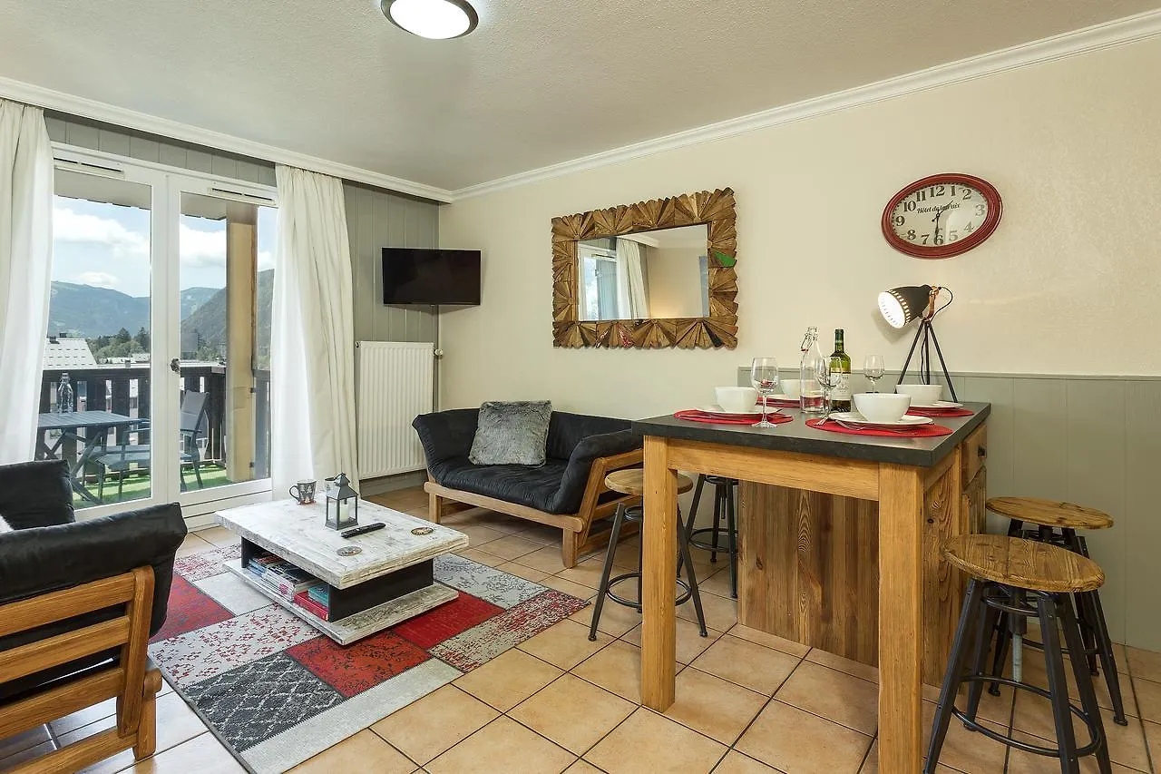 Apartment Aiglons - Central Chamonix Mountain Haven
